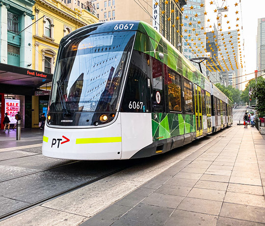 Sightseeing in Melbourne on Foot and Circle Tram - Routes and Trips